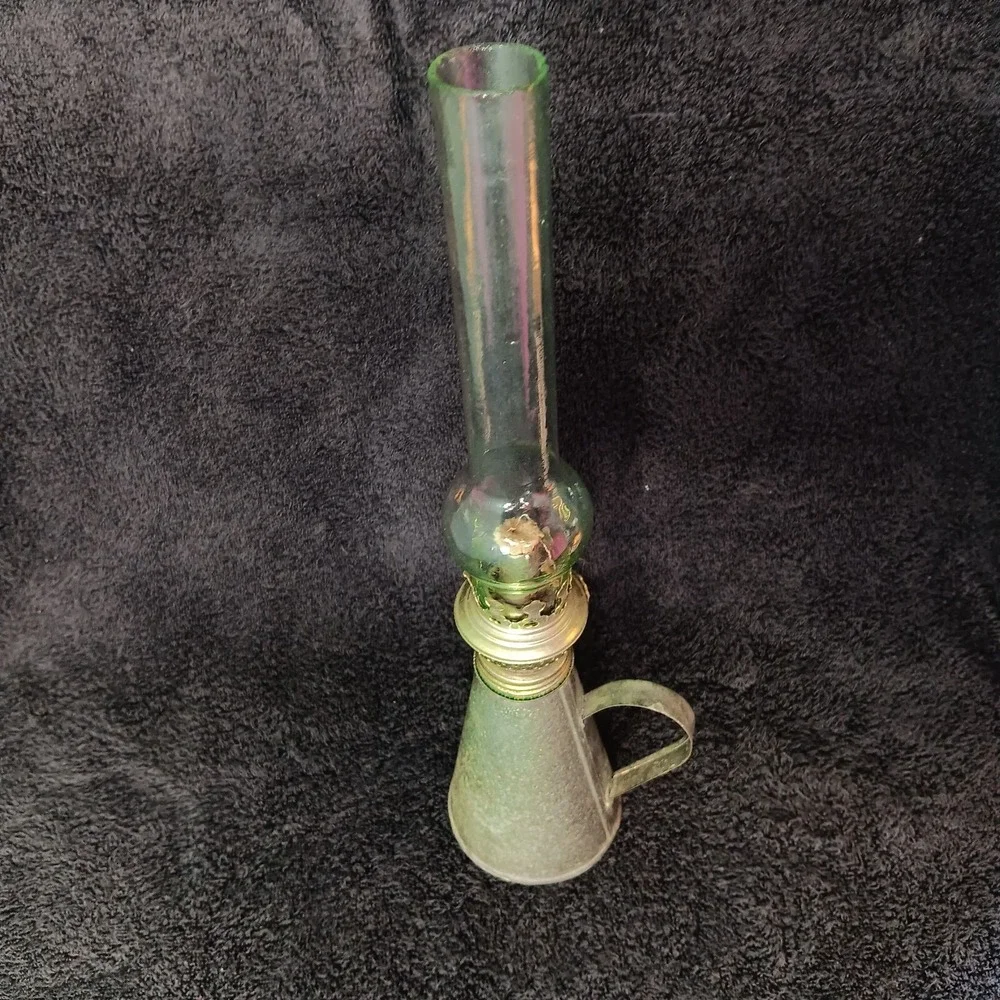Small Silver Aluminum Oil Lamp with Glass Cone Shape with Handle‎ NB